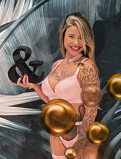 A la fois femme et enfant